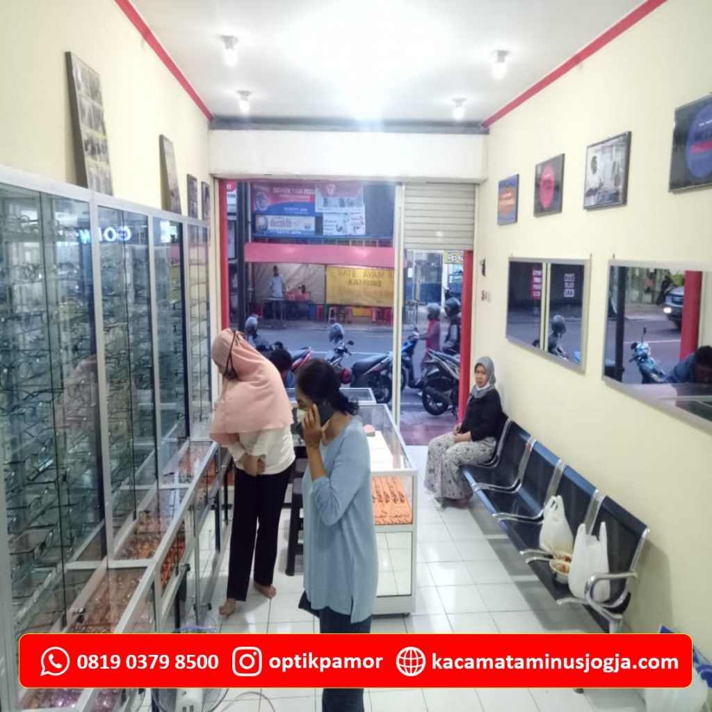 toko kacamata kulon progo